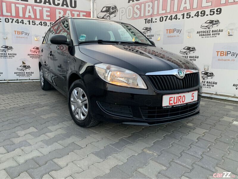 Negru Utilizat 2013 Skoda Fabia Classic Berlinǎ | 6.330 EUR - Imagine 1/4