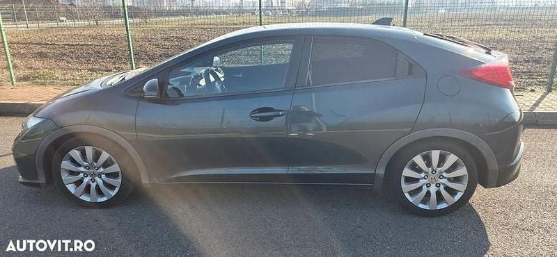 Culoareverde Utilizat 2015 Honda Civic Elegance Coupe | 9.800 EUR (Preț OK) - Imagine 1/4