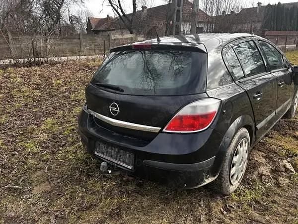 Second-hand Opel Astra 90 CP (66 kW) 2006 Hatchback