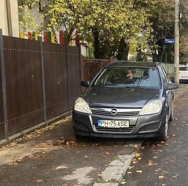 Gri Utilizat 2009 Opel Astra Hatchback | 1.750 EUR (Preț bun) - Imagine 1/3