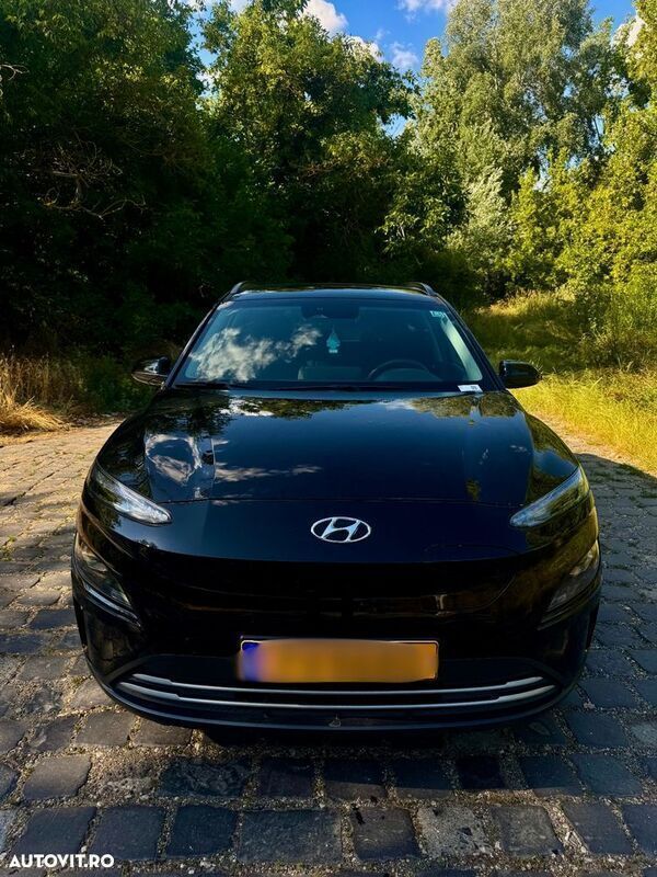 Negru Utilizat 2022 Hyundai Kona Style SUV | 19.450 EUR - Imagine 1/4