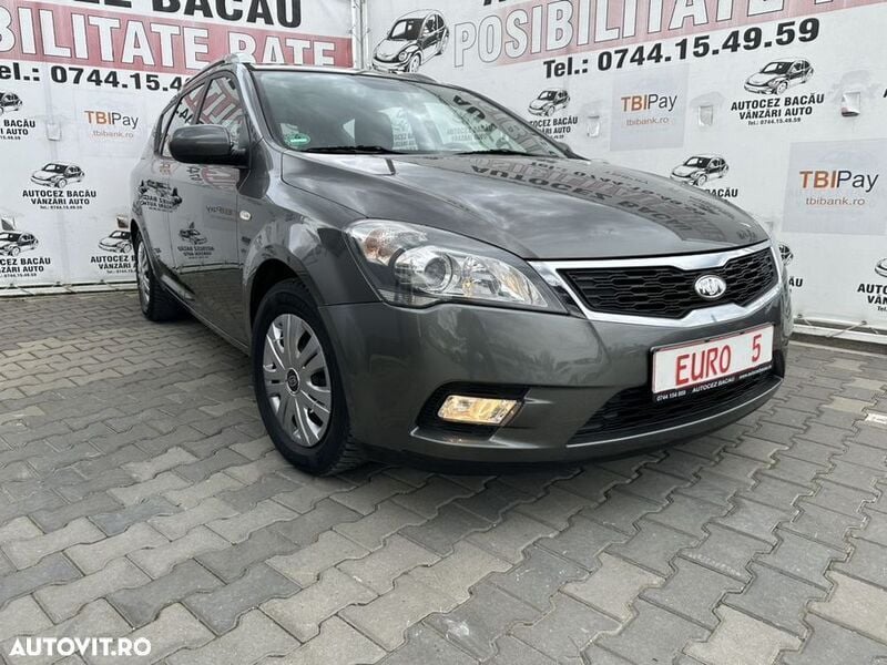 Gri Utilizat 2011 Kia Ceed Sportswagon Spirit Break | 5.490 EUR - Imagine 1/4