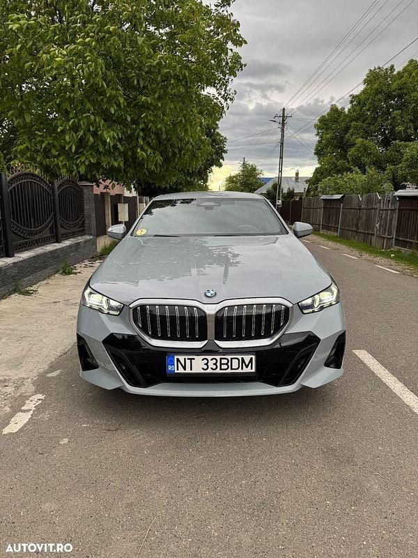 Culoaregri Utilizat 2024 BMW 520 M Sport Berlinǎ | 50.000 EUR (Super Preț) - Imagine 1/4