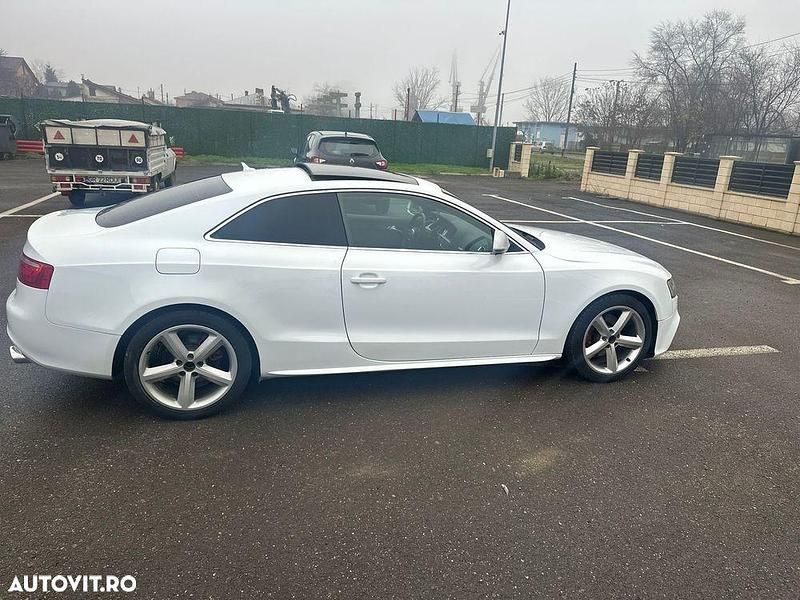 Second-hand Audi A5 Sportback Sport 240 CP (176 kW) 2009 Culoarealb Hatchback