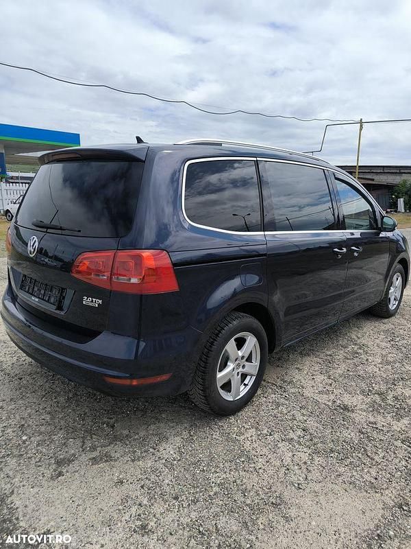 Second-hand VW Sharan Life 140 CP (102 kW) 2014 Albastru Monovolum