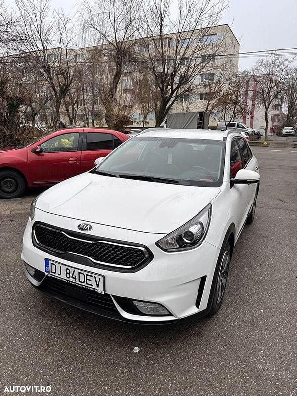 Second-hand Kia Niro 141 CP (103 kW) 2018 Culoarealb SUV