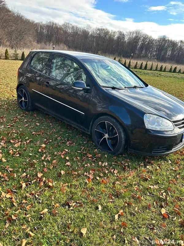Second-hand VW Golf 2005 Coupe