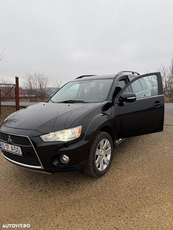 Second-hand Mitsubishi Outlander Motion 156 CP (114 kW) 2012 Culoarenegru SUV