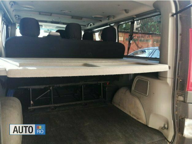 Gri Utilizat 2012 Opel Vivaro Van | 6.000 EUR (Preț bun) - Imagine 1/3