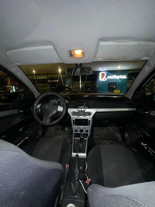 Second-hand Opel Astra 90 CP (66 kW) 2010 Hatchback