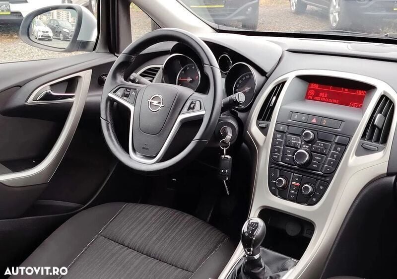 Argint Utilizat 2010 Opel Astra Enjoy Hatchback | 3.800 EUR (Preț bun) - Imagine 1/4