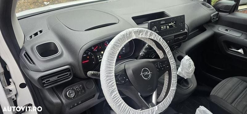 Culoarealb Utilizat 2019 Opel Combo Life Edition Monovolum | 7.000 EUR - Imagine 1/4