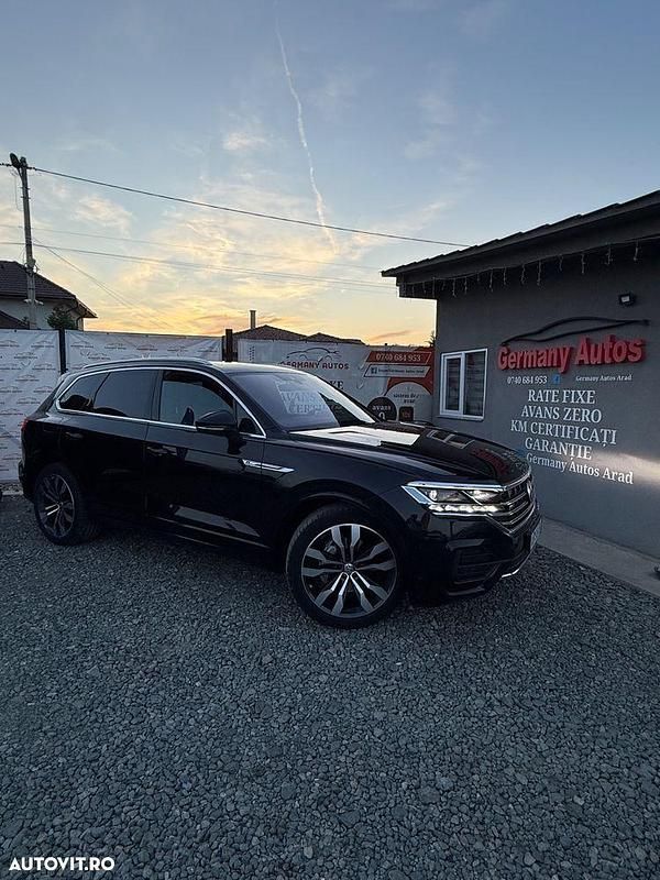 Negru Utilizat 2019 VW Touareg R-line SUV | 40.000 EUR (Scump) - Imagine 1/4
