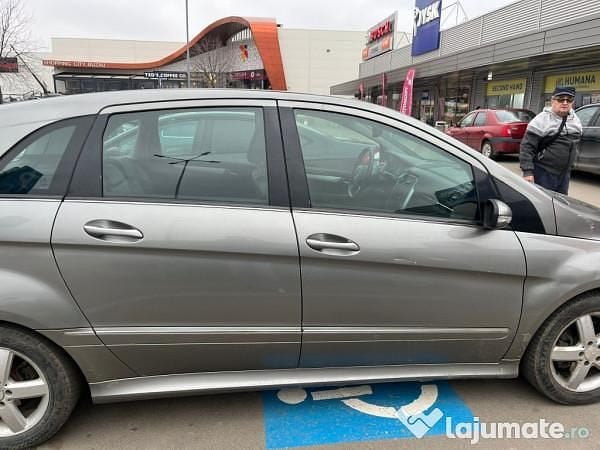 Second-hand Mercedes 180 2007 Berlinǎ