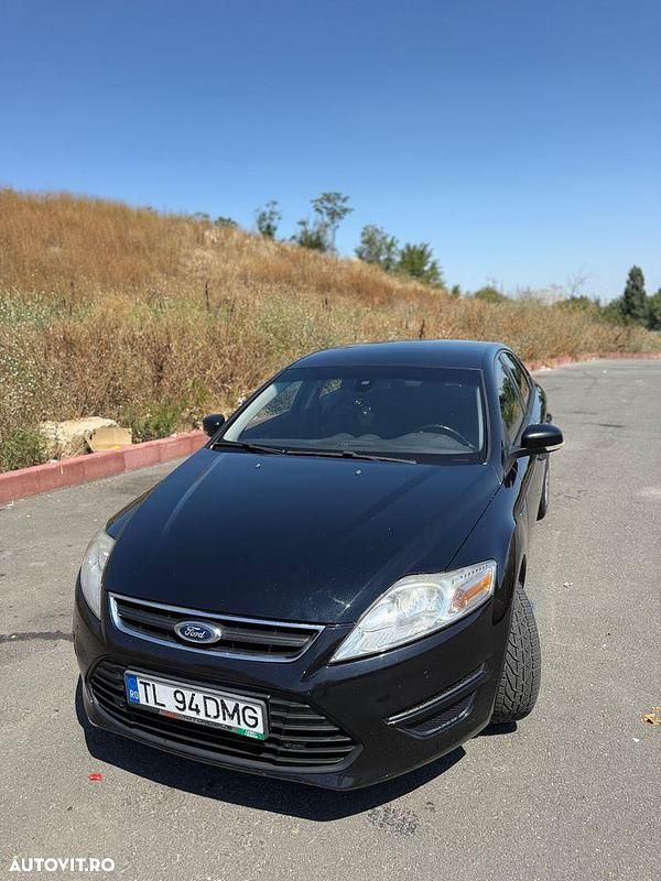 Culoarenegru Utilizat 2012 Ford Mondeo Trend Berlinǎ | 5.300 EUR (Preț OK) - Imagine 1/4