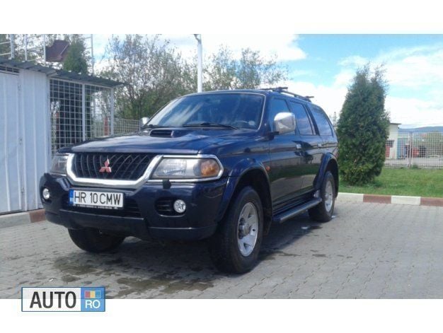 Second-hand Mitsubishi Pajero 2002 Albastru SUV