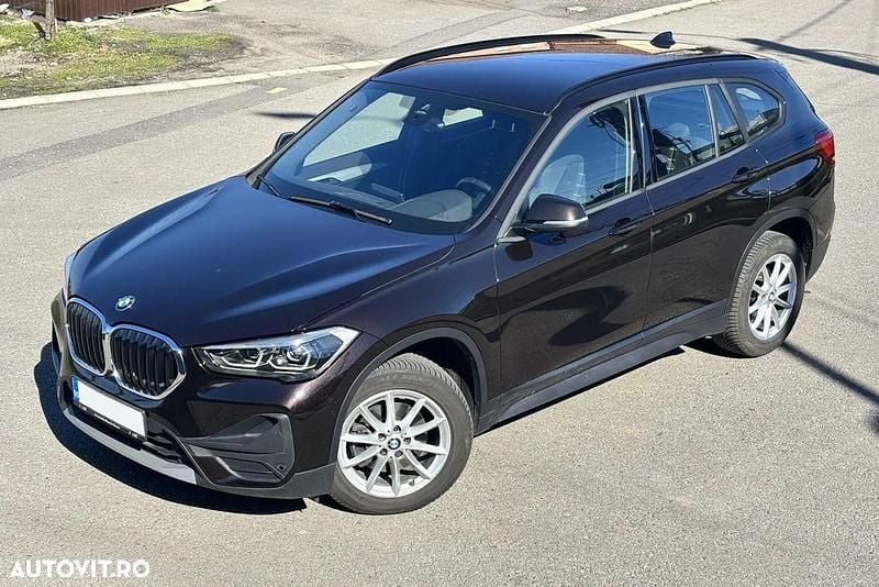 Culoaremaro Utilizat 2020 BMW X1 Sport Line SUV | 19.950 EUR (Preț bun) - Imagine 1/4