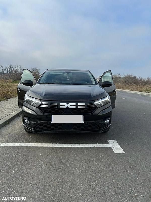 Culoarenegru Utilizat 2023 Dacia Logan Prestige Berlinǎ | 13.300 EUR (Scump) - Imagine 1/4