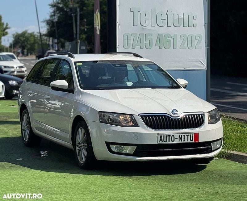 Alb Utilizat 2015 Skoda Octavia Ambition Break | 6.590 EUR (Super Preț) - Imagine 1/4