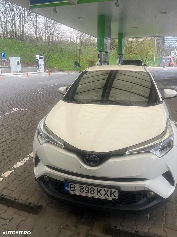 Culoarealb Utilizat 2017 Toyota C-HR SUV | 15.500 EUR (Preț bun) - Imagine 1/4