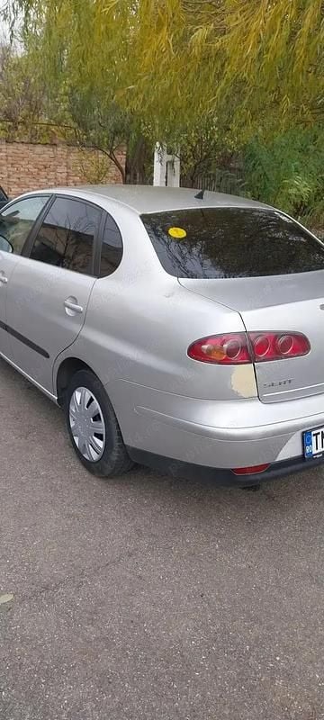 Utilizat 2004 Seat Cordoba Berlinǎ | 900 EUR - Imagine 1/3
