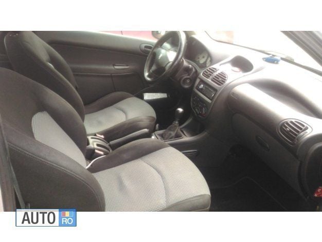 Second-hand Peugeot 206 75 CP (55 kW) 2003 Gri Hatchback