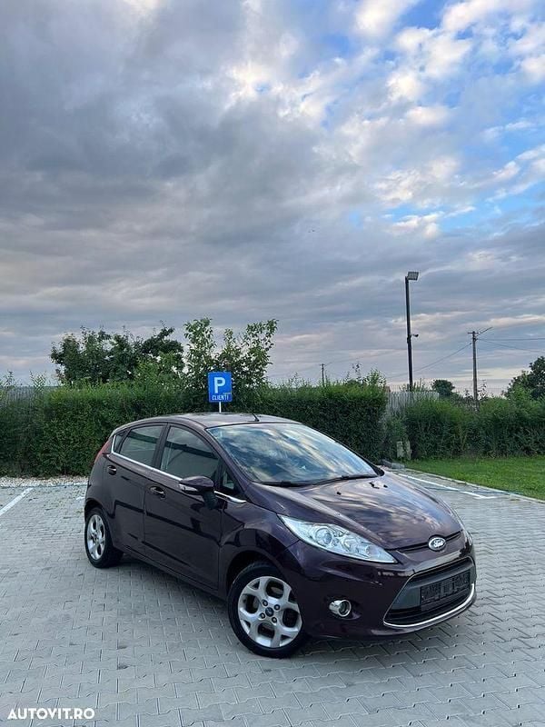 Culoarealte culori Utilizat 2009 Ford Fiesta Titanium Hatchback | 3.390 EUR (Preț OK) - Imagine 1/4