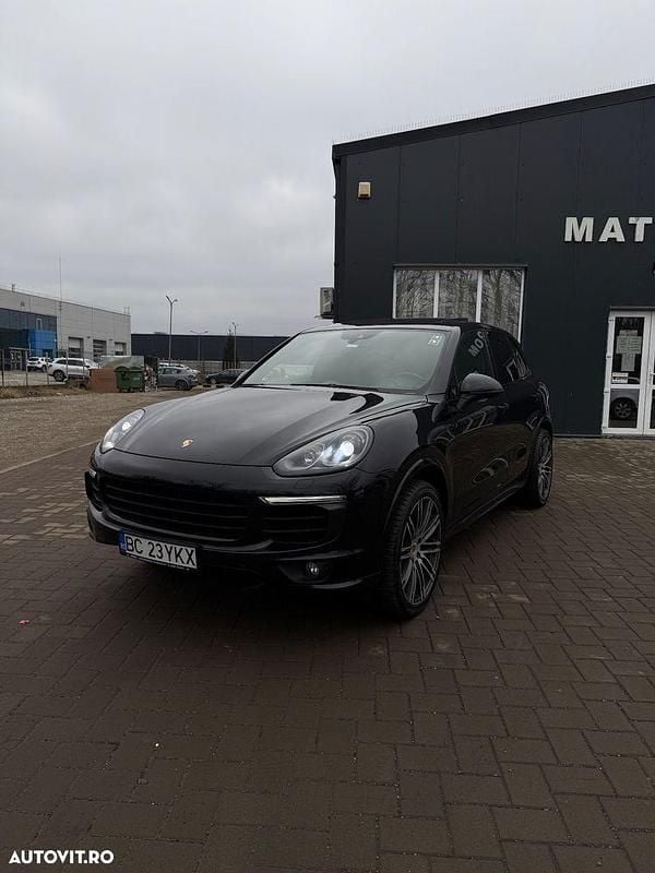 Culoarenegru Second-hand 2017 Porsche Cayenne SUV | 27.500 EUR (Preț OK) - Imagine 1/4