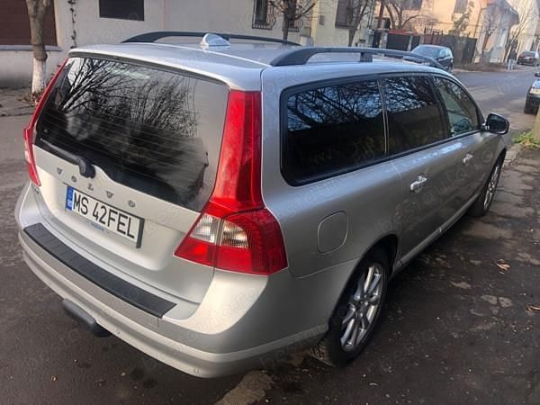 Second-hand Volvo V70 183 CP (134 kW) 2008 Argintiu Break