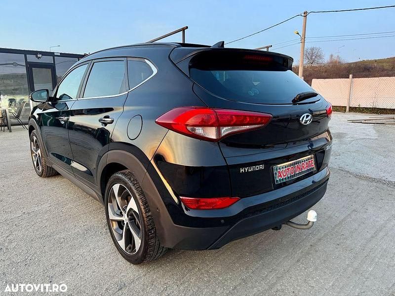 Second-hand Hyundai Tucson Premium 141 CP (103 kW) 2016 Culoarenegru SUV