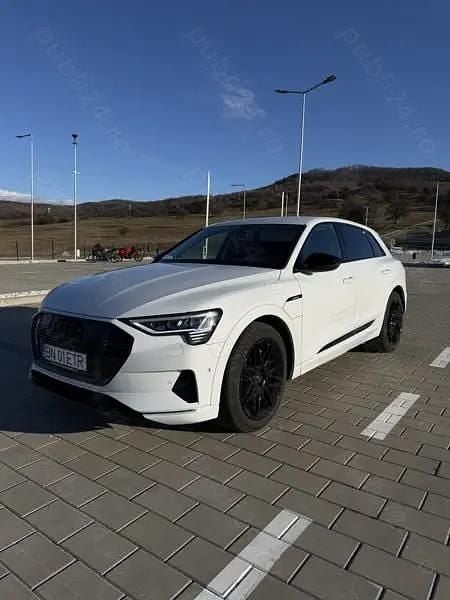 Second-hand Audi e-tron 230 kW (313 CP) 2020 Alb SUV