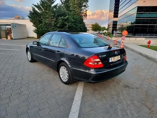 Second-hand Mercedes E240 Elegance 170 CP (125 kW) 2002 Berlinǎ
