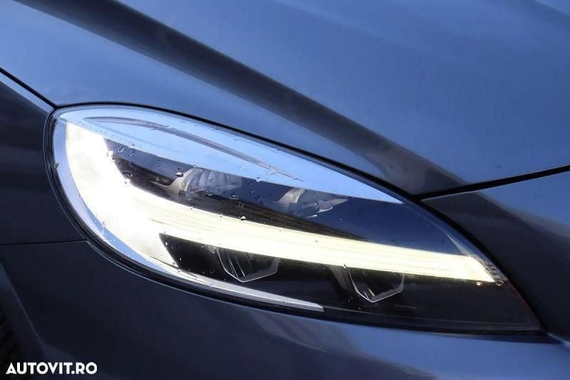 Second-hand Volvo V40 150 CP (110 kW) 2017 Gri Break