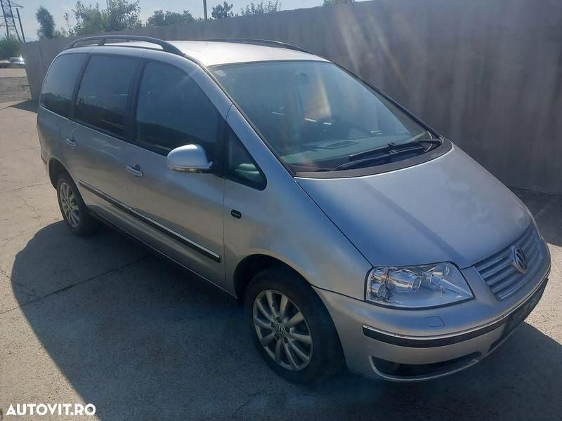 Culoareargint Utilizat 2010 VW Sharan Monovolum | 4.500 EUR - Imagine 1/4