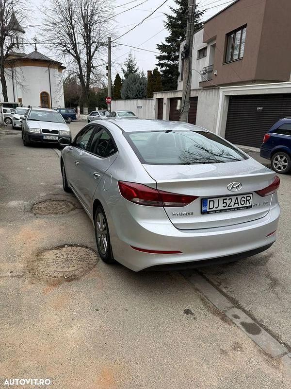 Second-hand Hyundai Elantra 128 CP (94 kW) 2018 Culoaregri Berlinǎ