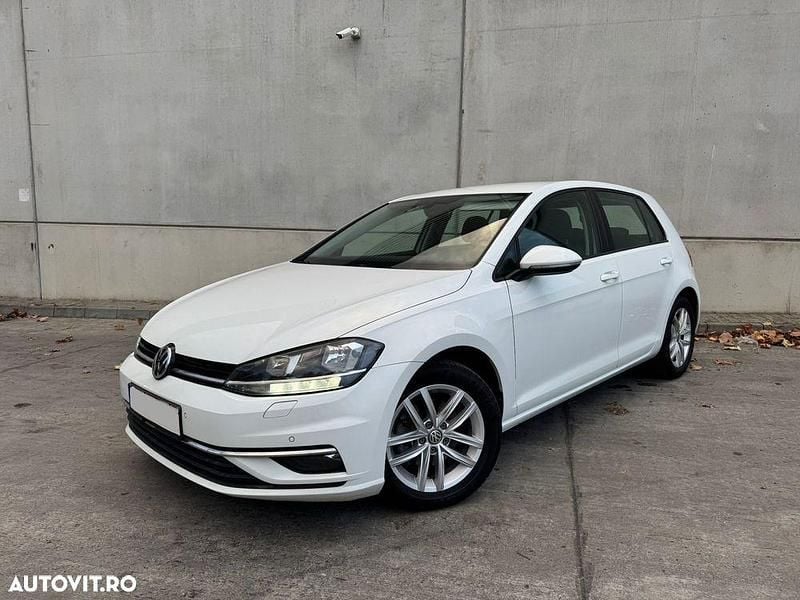 Culoarealb Utilizat 2018 VW Golf VII Comfortline Hatchback | 11.990 EUR (Preț bun) - Imagine 1/4
