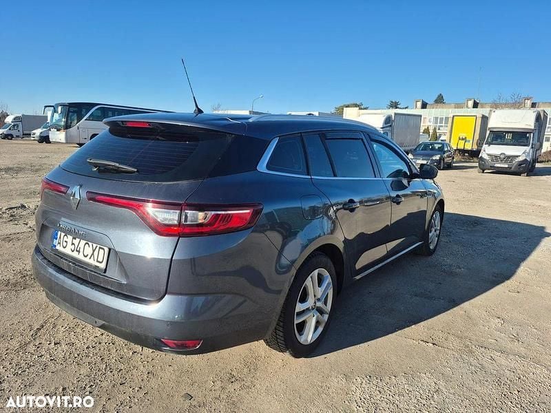 Culoarealbastru Second-hand 2018 Renault Mégane GrandTour Business Break | 7.500 EUR (Preț OK) - Imagine 1/4