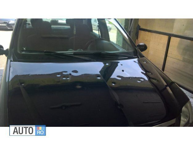 Second-hand Dacia Logan 106 CP (77 kW) 2005 Verde Berlinǎ