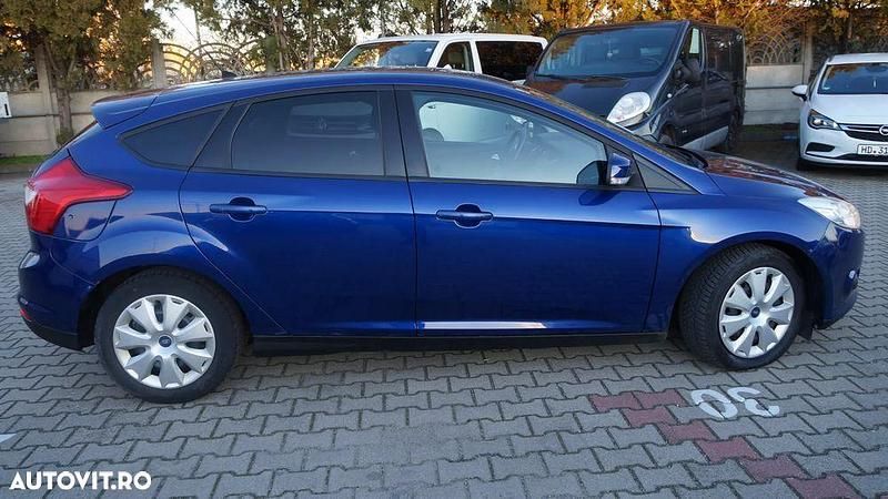 Second-hand Ford Focus Trend 101 CP (74 kW) 2014 Culoarealbastru