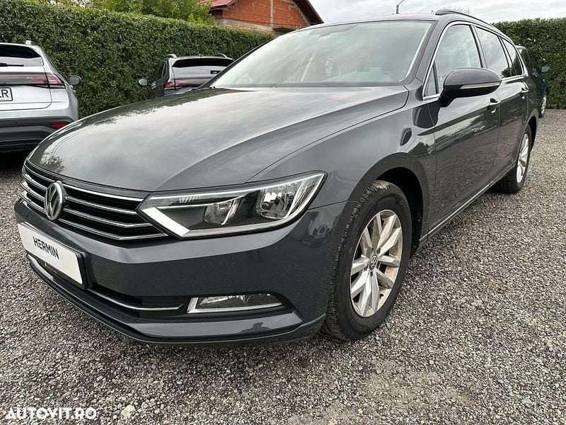 Culoaregri Utilizat 2017 VW Passat Comfortline Break | 9.900 EUR (Preț bun) - Imagine 1/4