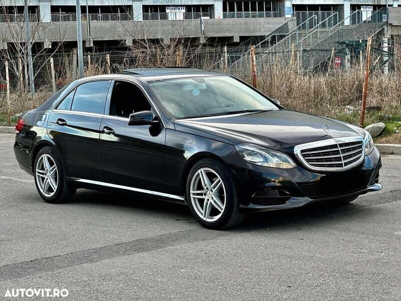 Negru Utilizat 2015 Mercedes E200 Berlinǎ | 7.990 EUR (Super Preț) - Imagine 1/4
