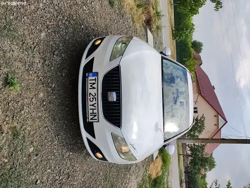 Utilizat 2012 Seat Exeo Break | 4.900 EUR (Preț OK) - Imagine 1/4