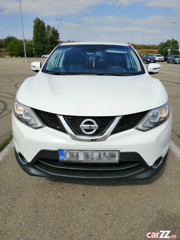 Alb Utilizat 2015 Nissan Qashqai SUV | 11.700 EUR (Preț OK) - Imagine 1/4