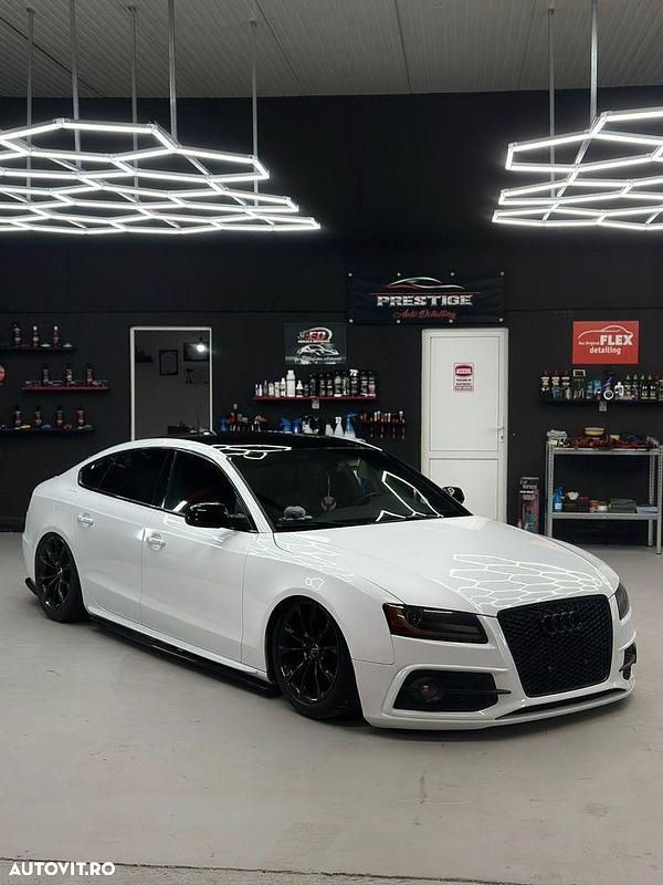 Alb Utilizat 2009 Audi A5 Sportback S-Line Berlinǎ | 13.500 EUR - Imagine 1/4