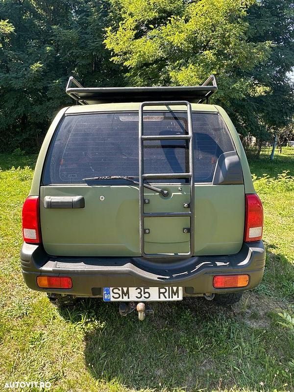 Culoareverde Utilizat 2000 Suzuki Grand Vitara SUV | 6.700 EUR - Imagine 1/4