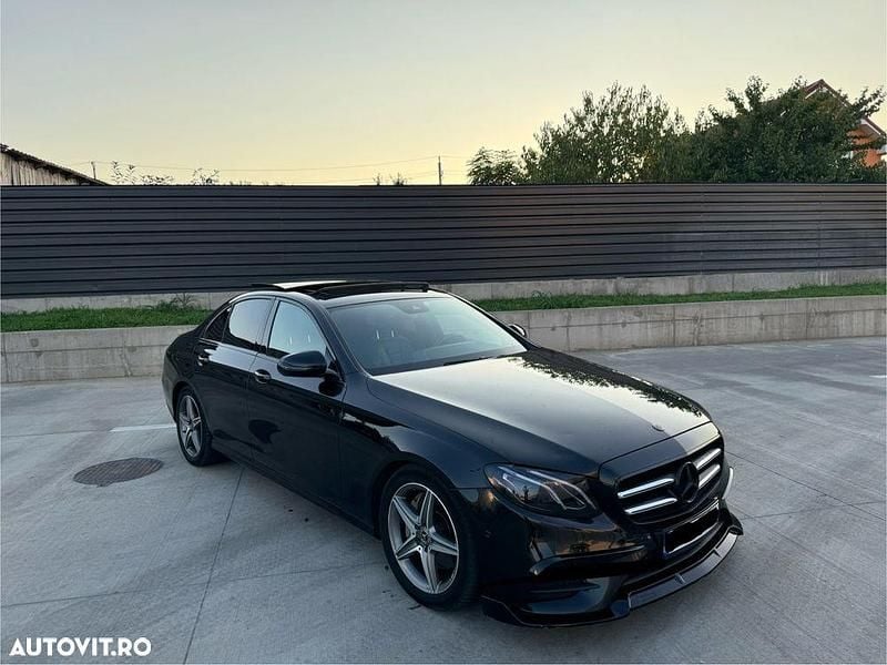 Culoarenegru Utilizat 2020 Mercedes E220 AMG line Berlinǎ | 22.300 EUR - Imagine 1/4