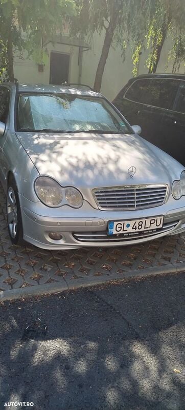 Argint Utilizat 2006 Mercedes C220 Break | 2.200 EUR (Preț OK) - Imagine 1/4
