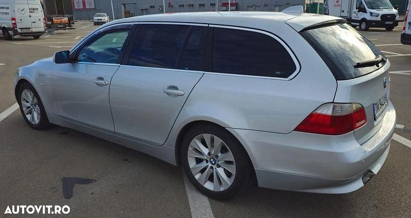 Culoareargint Utilizat 2005 BMW 525 Break | 2.950 EUR (Preț bun) - Imagine 1/4