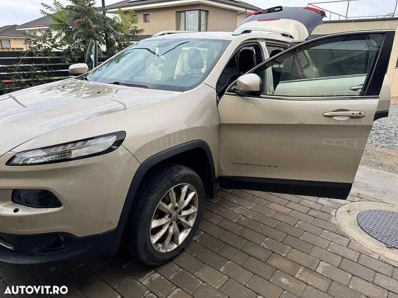 Culoarebej Utilizat 2014 Jeep Cherokee Limited SUV | 11.500 EUR - Imagine 1/4