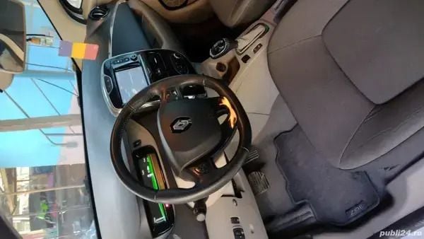 Second-hand Renault Zoe 66 kW (90 CP) 2016 Alb Hatchback